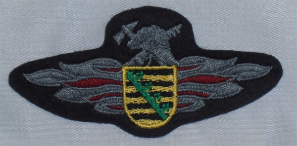 Mützenabzeichen Landeswappen, gestickt Sachsen
